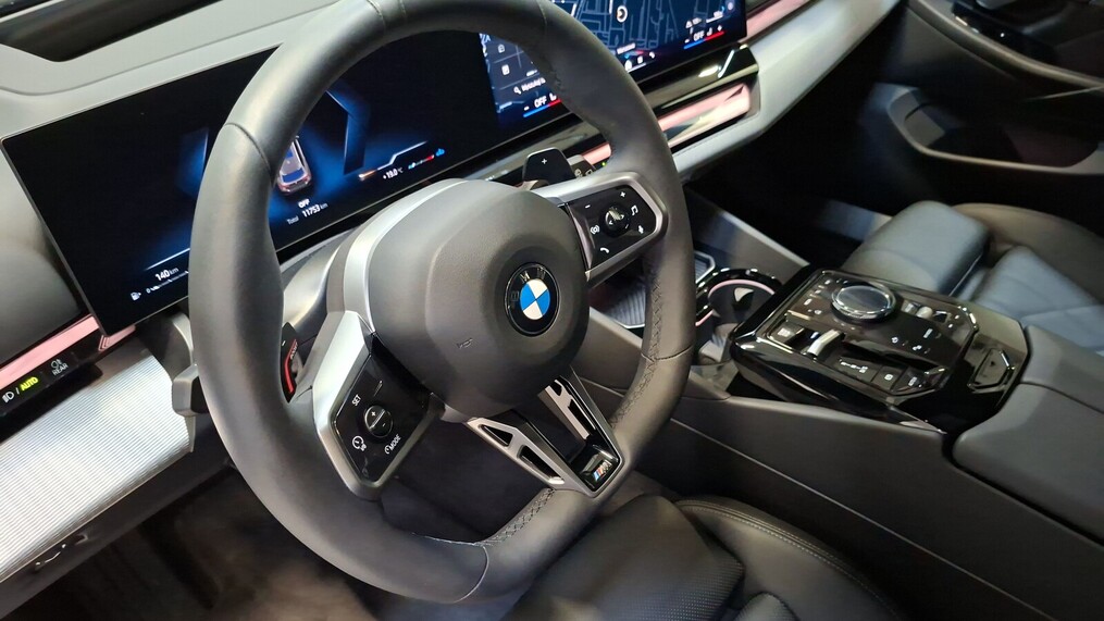 BMW Serii 5, 520