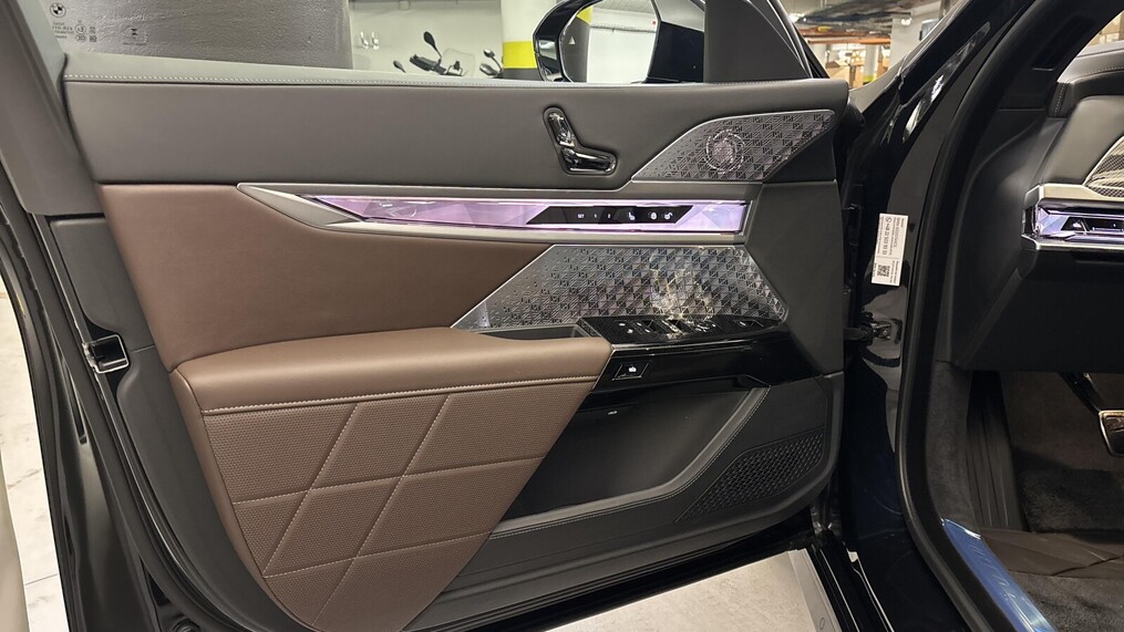 BMW Serii 7, 740
