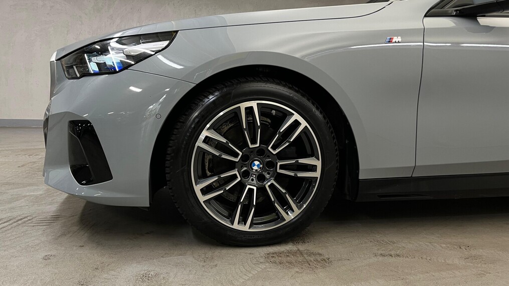 BMW Serii 5, 520