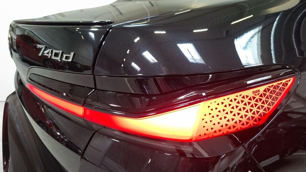 BMW Serii 7, 740