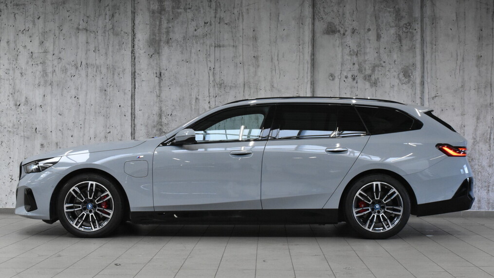 BMW Serii 5, 530