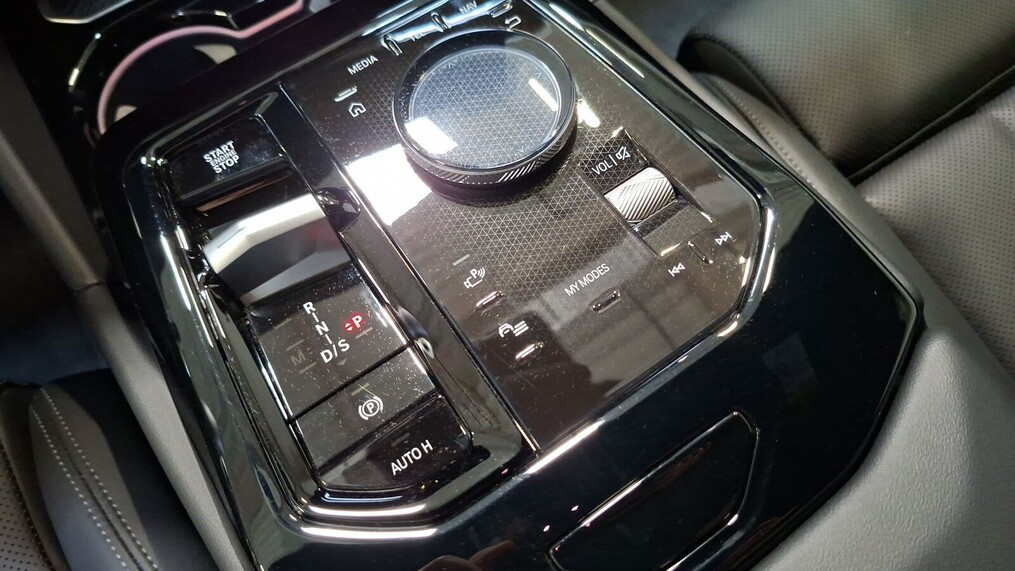 BMW Serii 5, 520