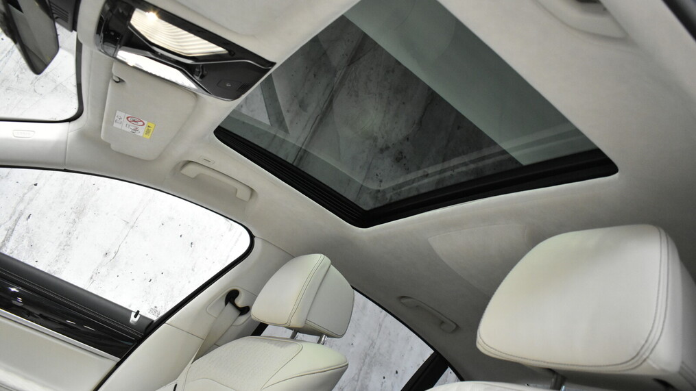 BMW Serii 7, 740