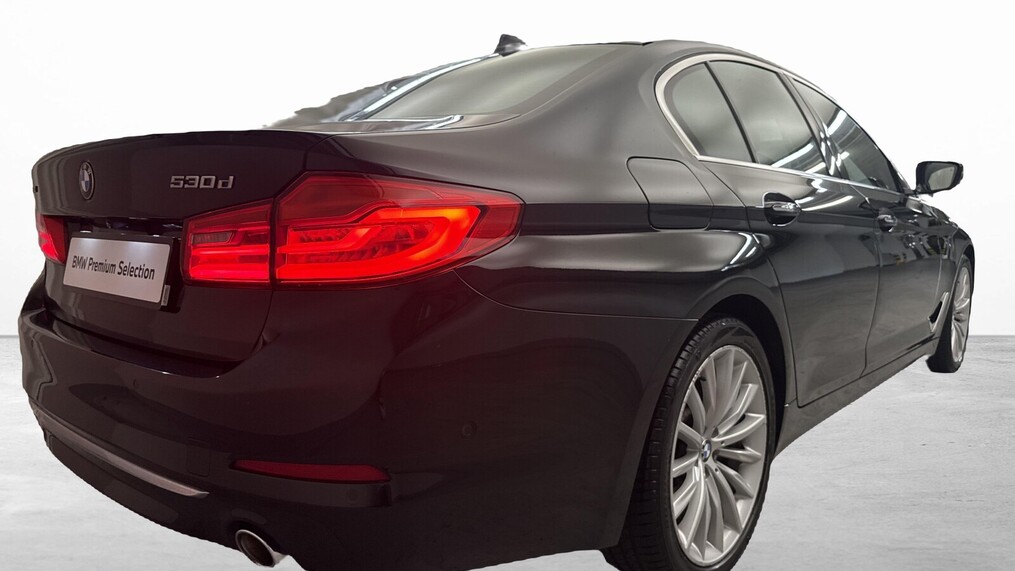 BMW Serii 5, 530