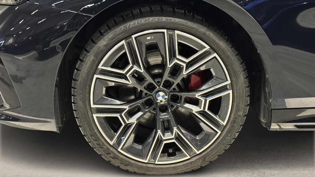 BMW Serii 5, 520
