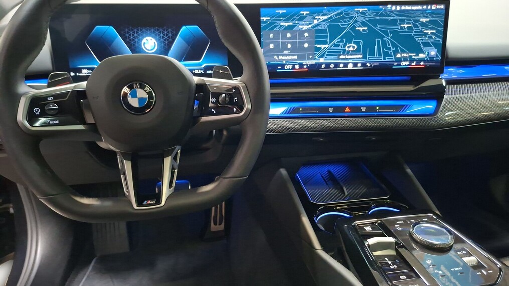 BMW Serii 5, 520
