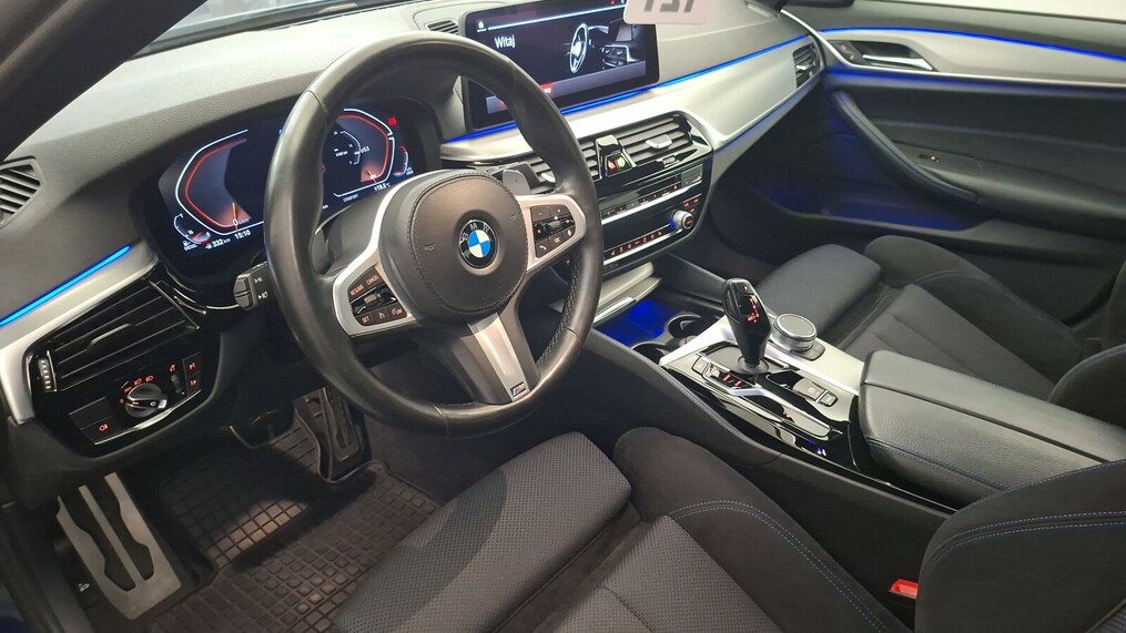 BMW Serii 5, 520
