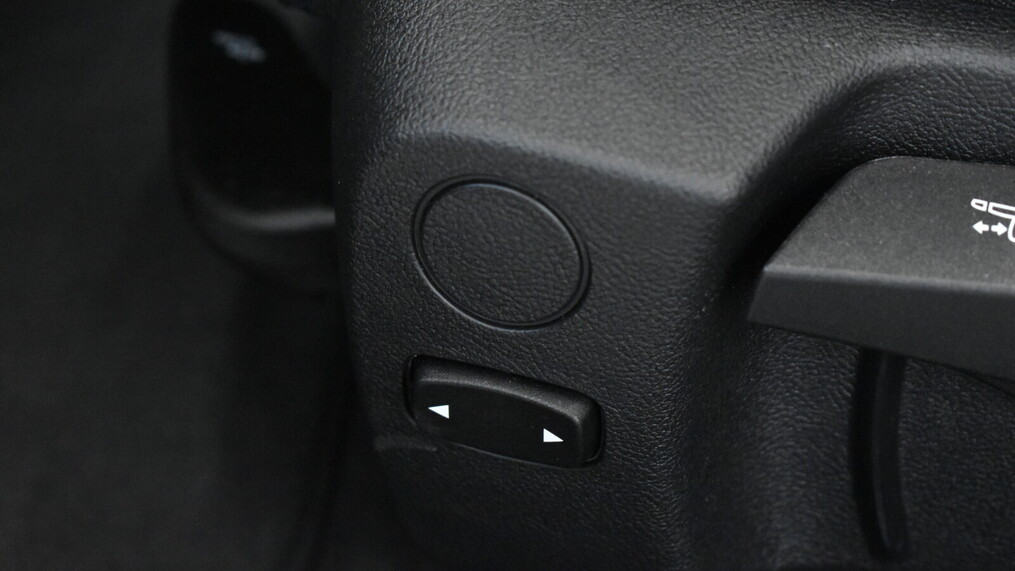 BMW Serii 3, 330