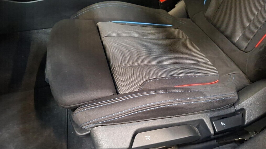 BMW Serii 3, 330