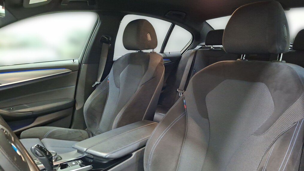 BMW Serii 5, 520