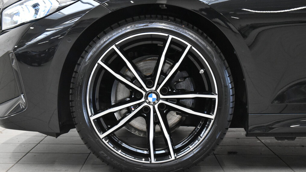 BMW Serii 3, 320