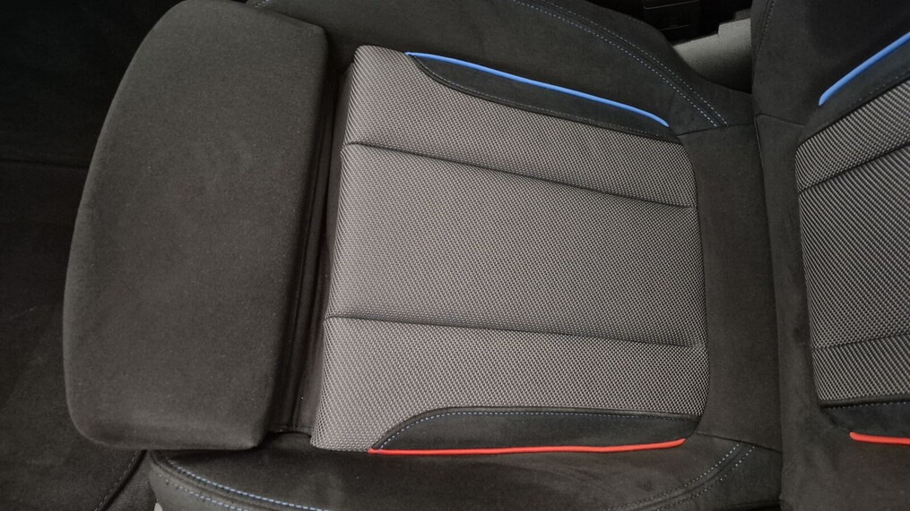 BMW Serii 3, 330