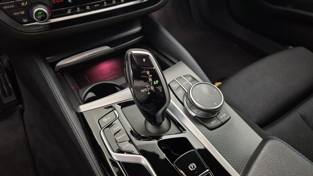 BMW Serii 5, 520