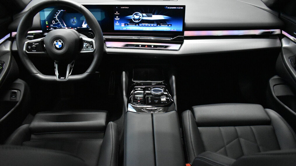 BMW Serii 5, 520