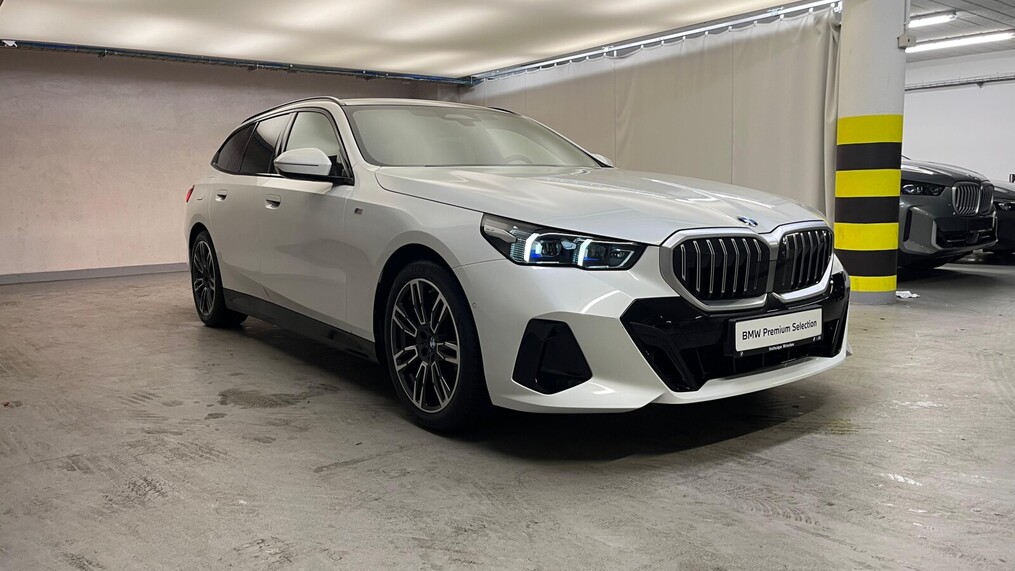 BMW Serii 5, 520