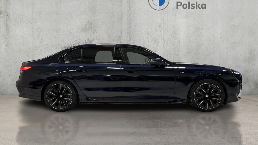 BMW Serii 7, i7