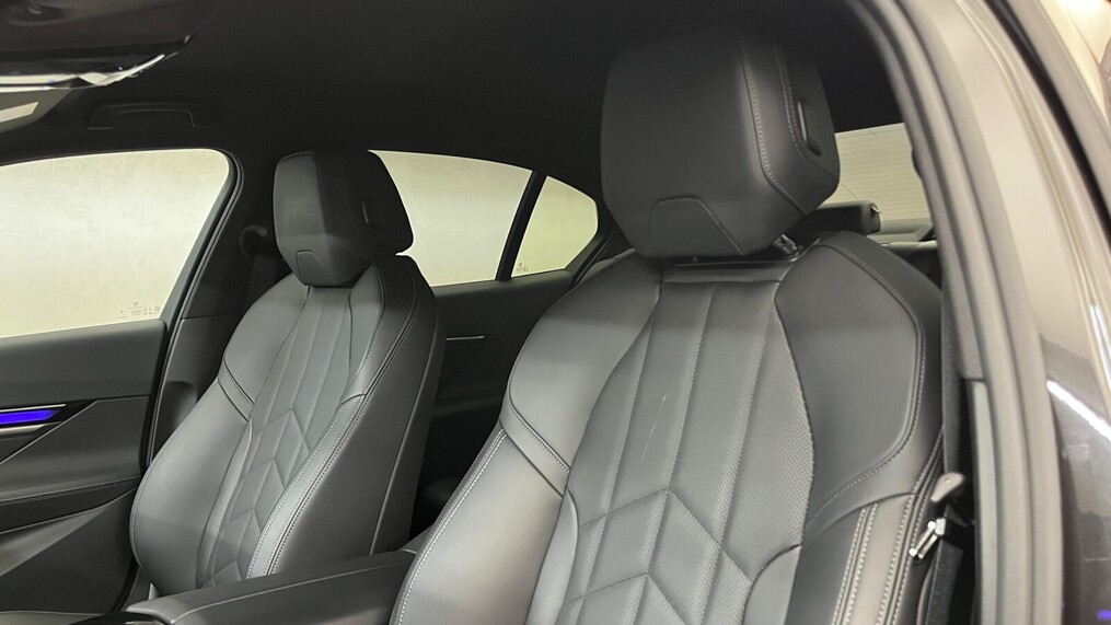 BMW Serii 5, 520