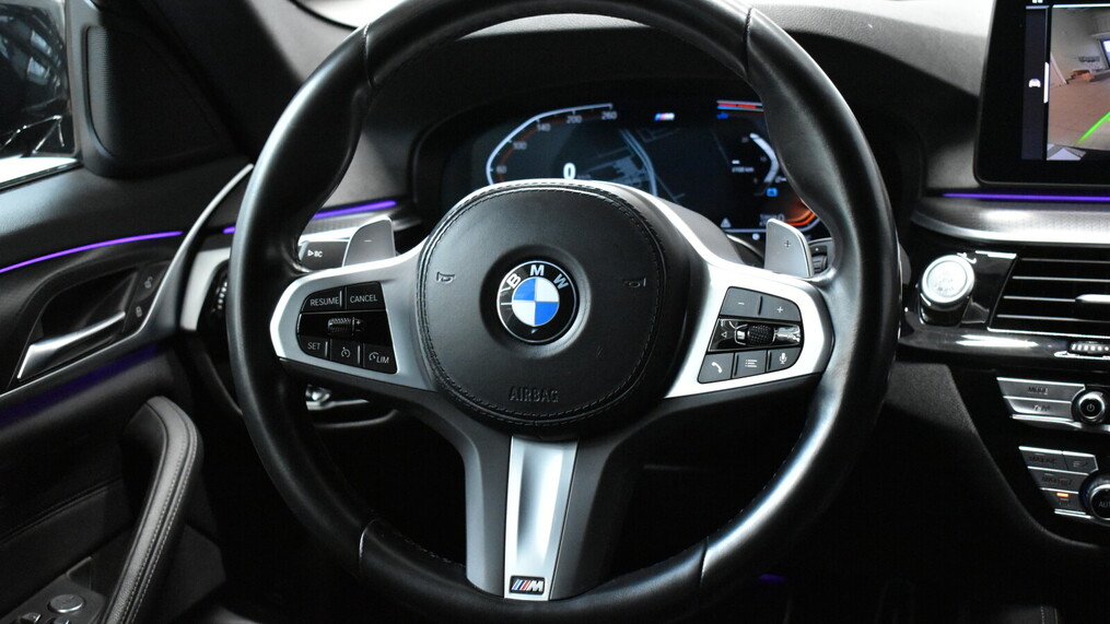 BMW Serii 5, 520