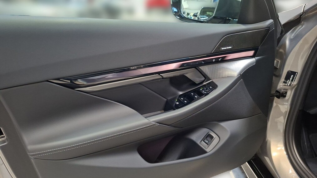 BMW Serii 5, 520