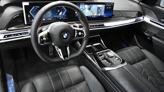 BMW Serii 7, 740