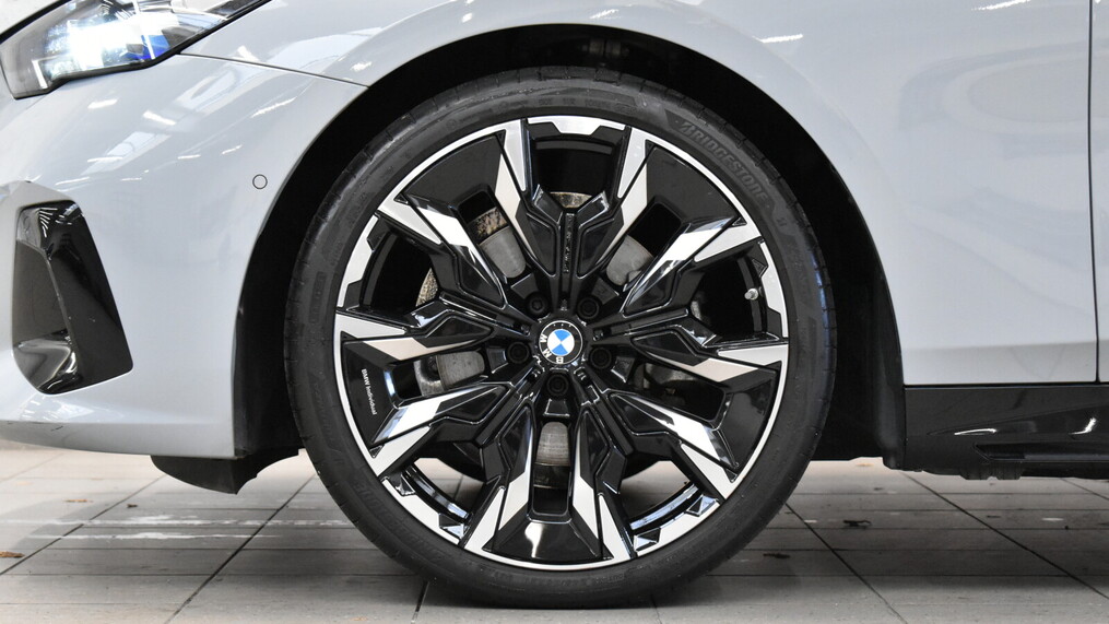 BMW Serii 5, 520