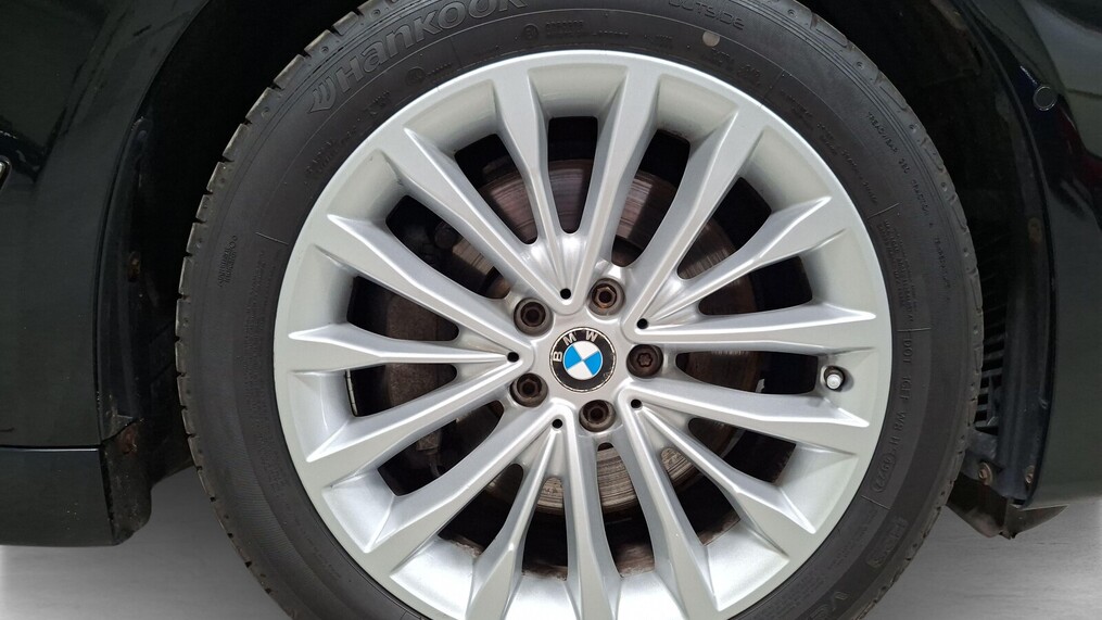 BMW Serii 5, 530