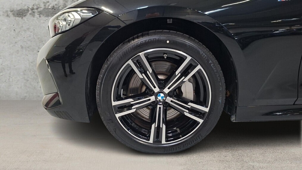 BMW Serii 3, 330