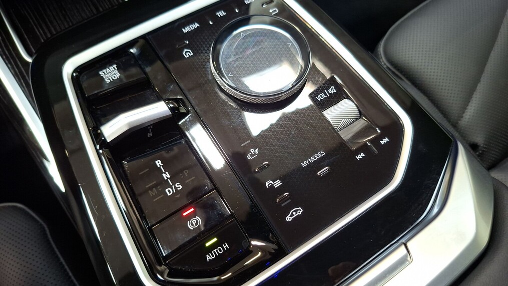 BMW Serii 7, 740