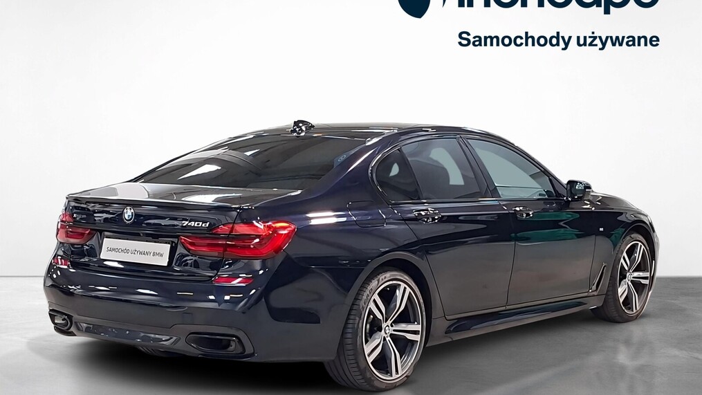 BMW Serii 7, 740