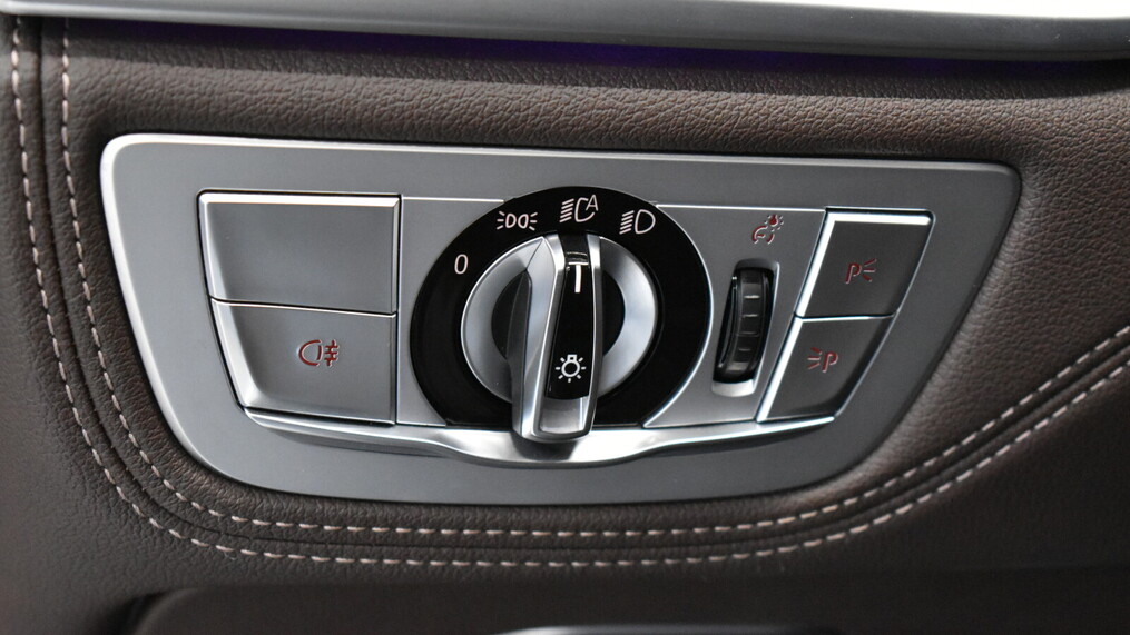 BMW Serii 7, 730