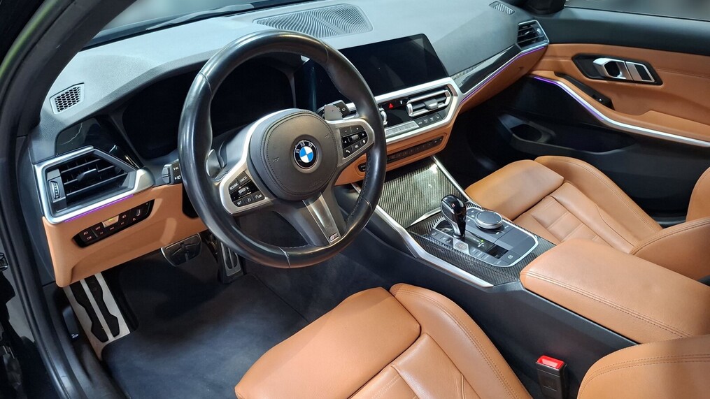 BMW Serii 3, 330