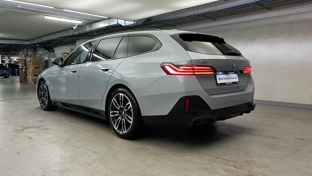 BMW Serii 5, 520