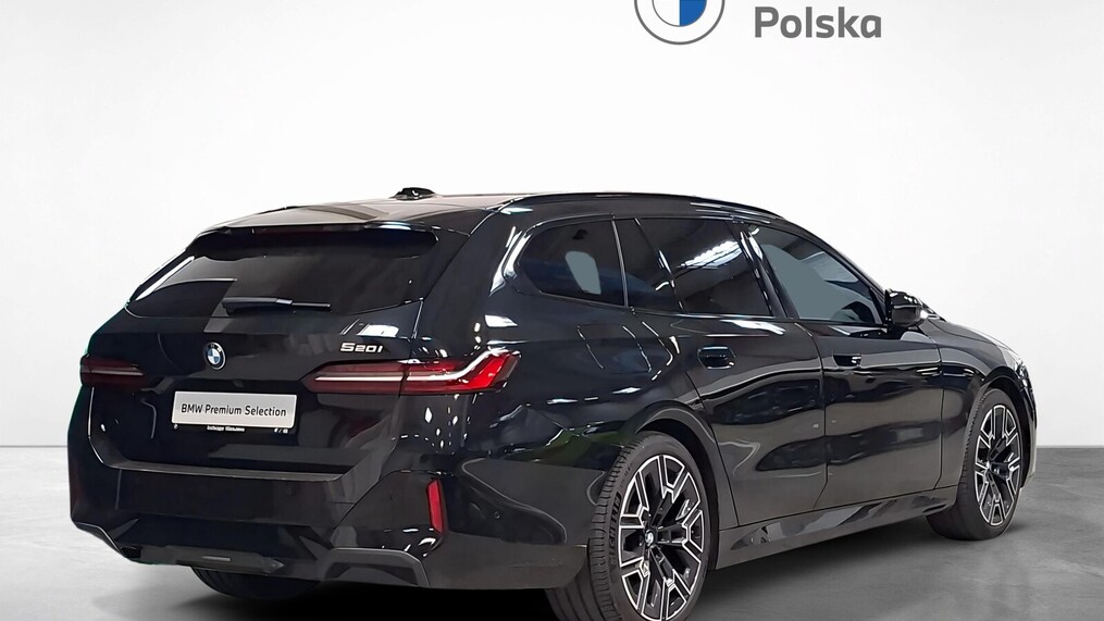 BMW Serii 5, 520