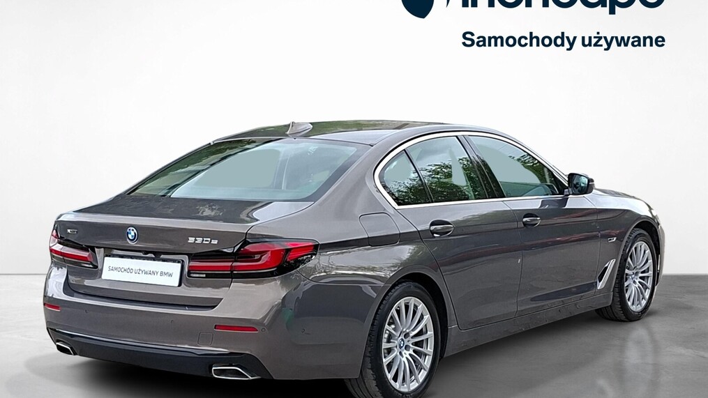 BMW Serii 5, 530