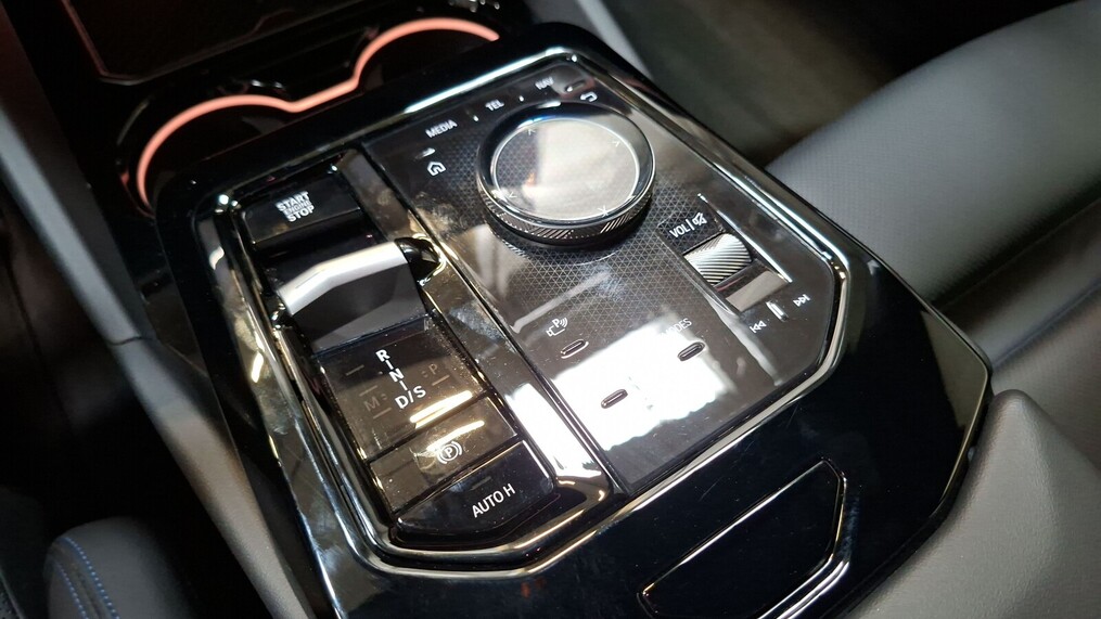 BMW Serii 5, 520