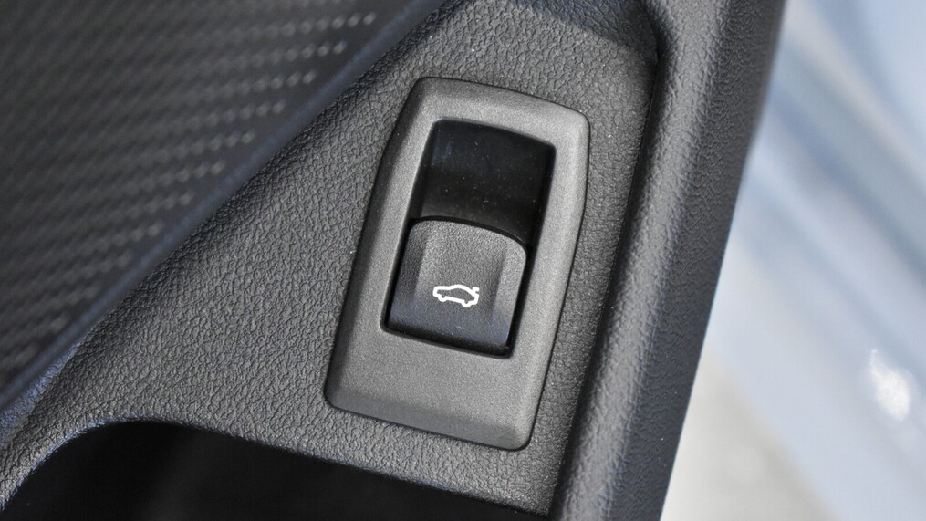 BMW Serii 3, 320