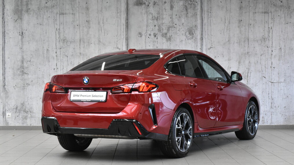 BMW Serii 2, 220