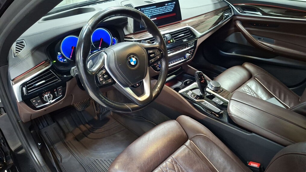 BMW Serii 5, 530
