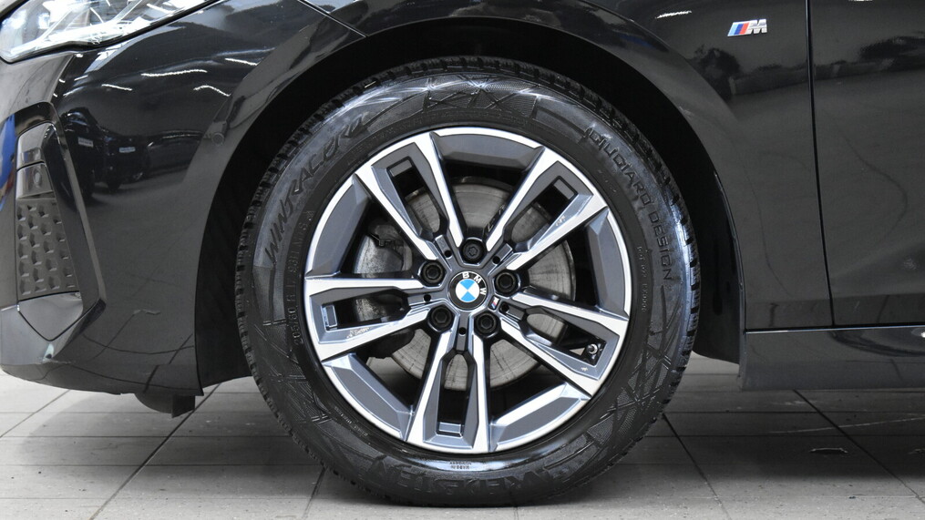 BMW Serii 2, 218