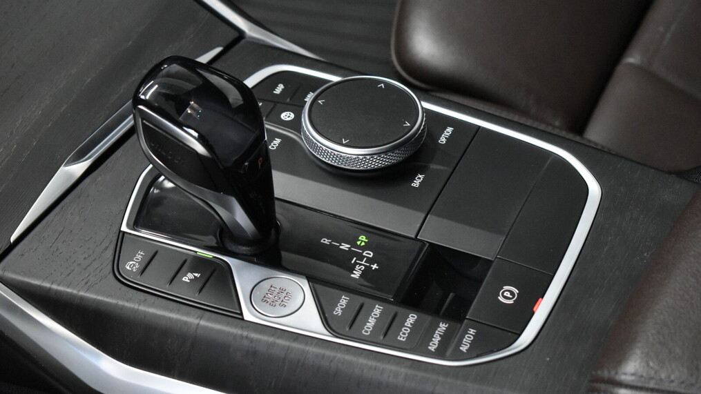 BMW Serii 3, 320