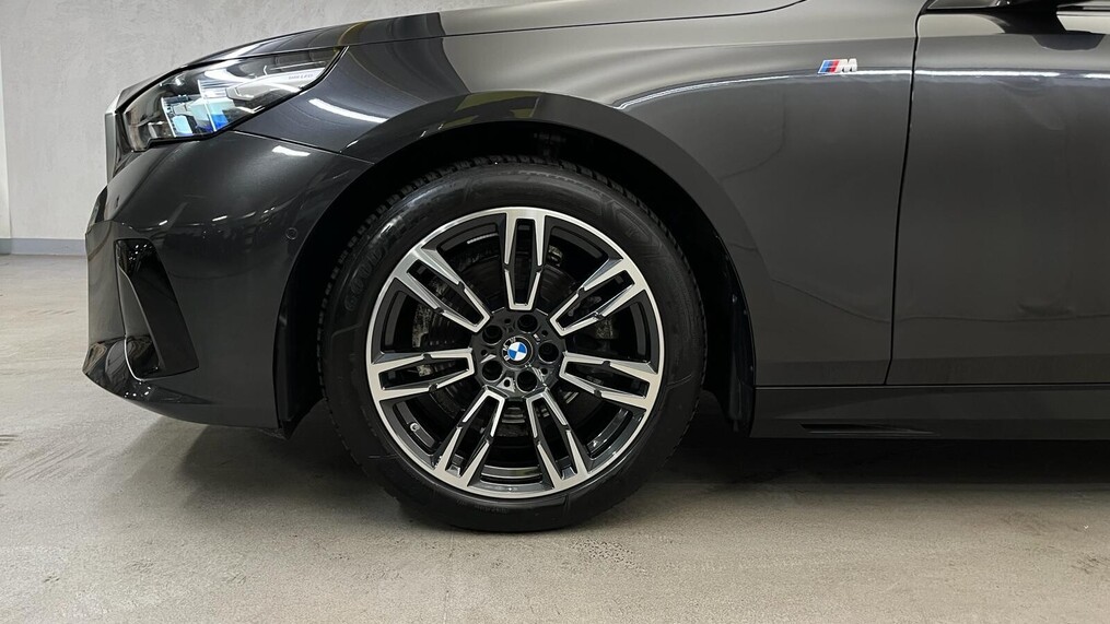 BMW Serii 5, 520