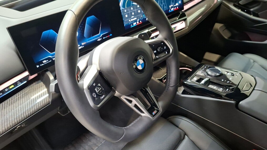 BMW Serii 5, 520