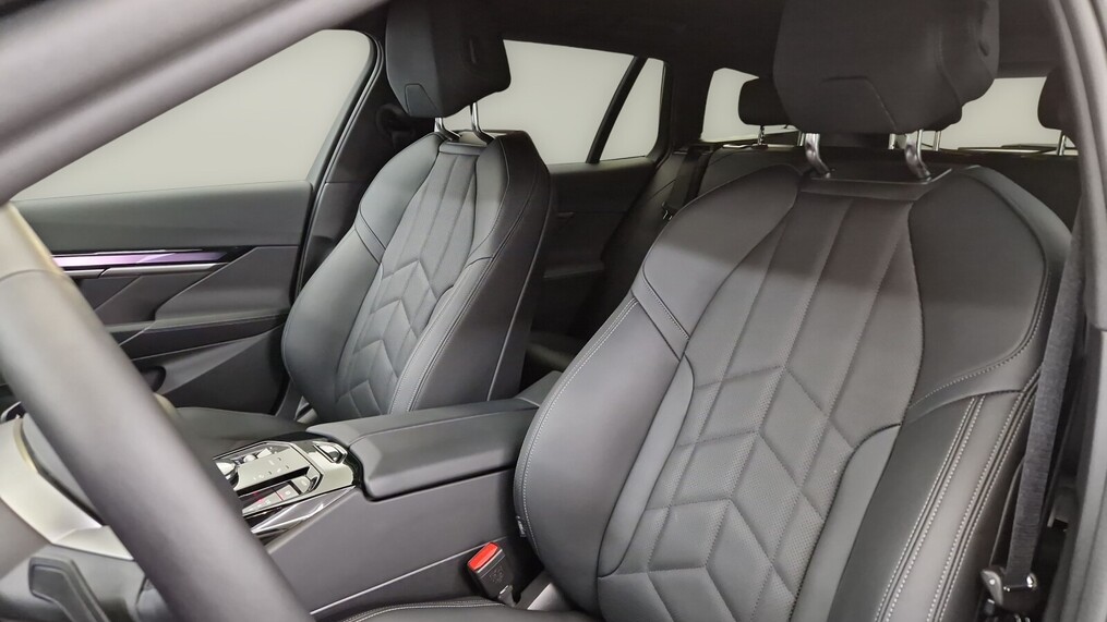 BMW Serii 5, 520