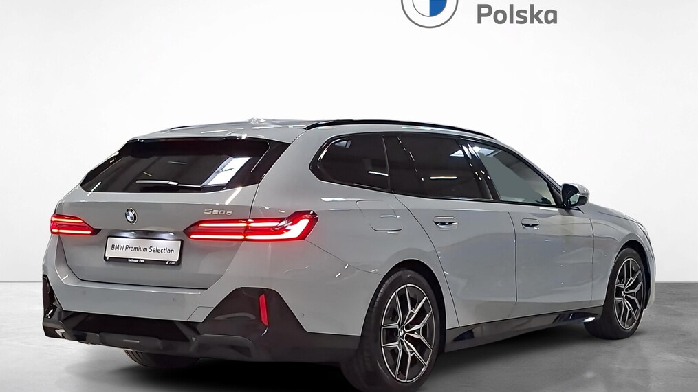 BMW Serii 5, 520