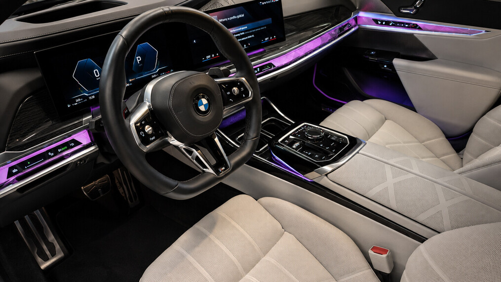 BMW Serii 7, 740