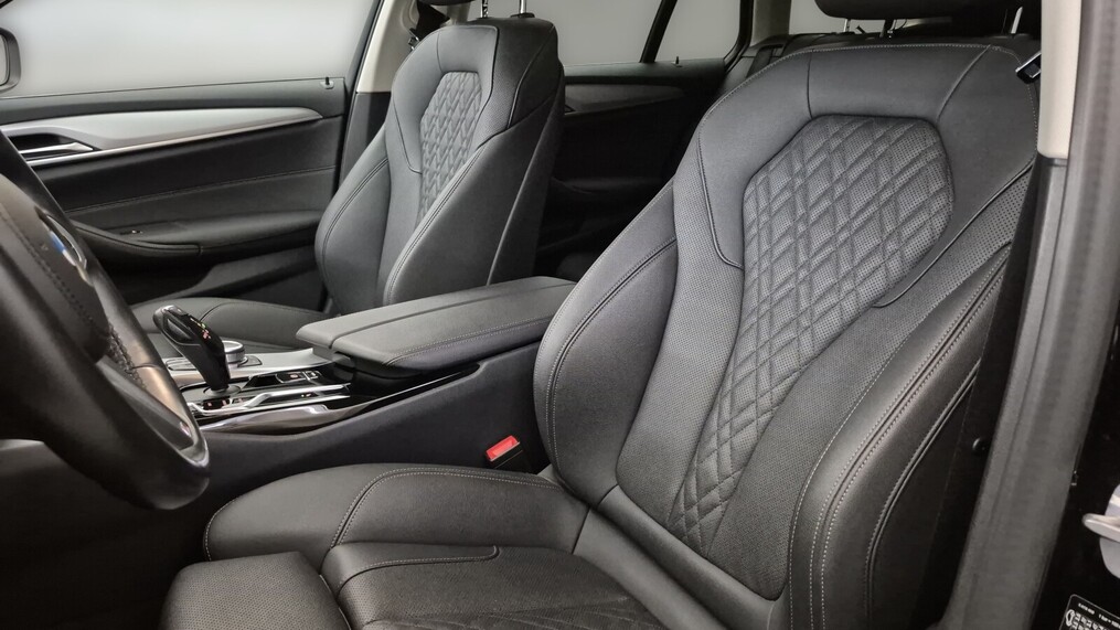BMW Serii 5, 520