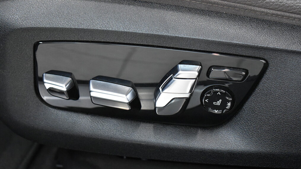 BMW Serii 7, 730
