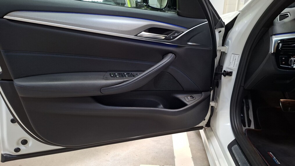 BMW Serii 5, 520