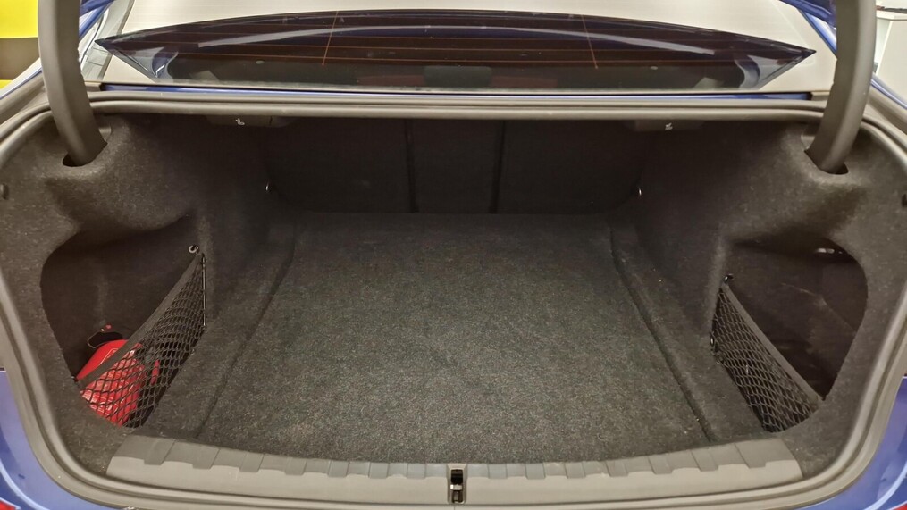 BMW Serii 3, 320