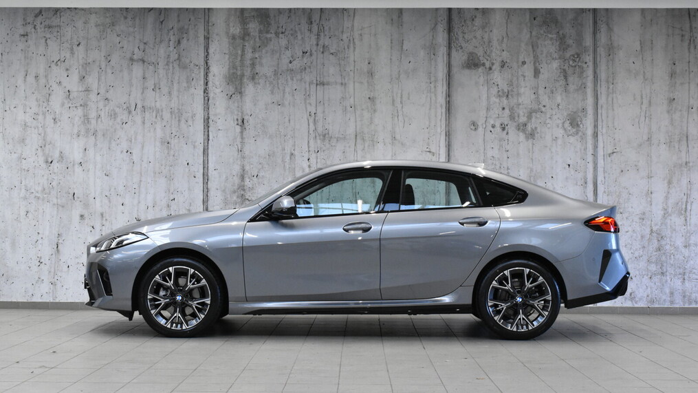BMW Serii 2, 220